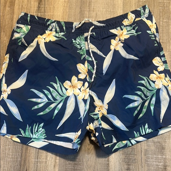 NWT American Eagle Outfitters Floral Swim Shorts in Navy and Green - Picture 1 of 5